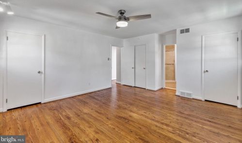 209 Foster Ave, Pittsburgh PA 15205-2352 exterior