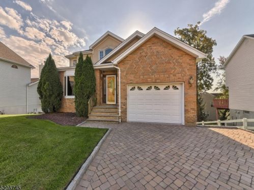 56 Hamilton Trl, Paterson NJ  07512-2178 exterior