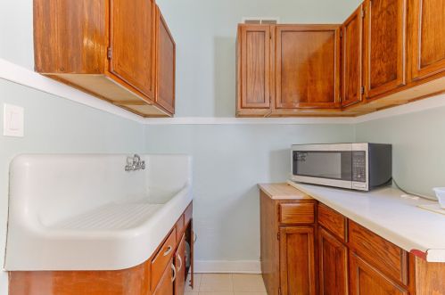 4577 Elston Ave, Chicago IL 60618-1813 exterior