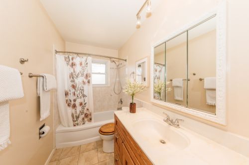 7674 51, Milwaukee WI 53223-4353 exterior