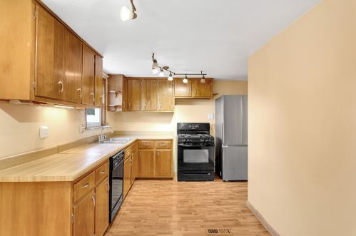 1255 Chestnut St, Monaca PA 15061-1042 exterior