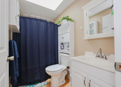 23 Vinton Dr, Concord NH  03303-1582 exterior