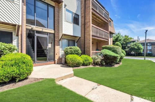 219 Edison Glen Ter, Edison, NJ 08837-2923