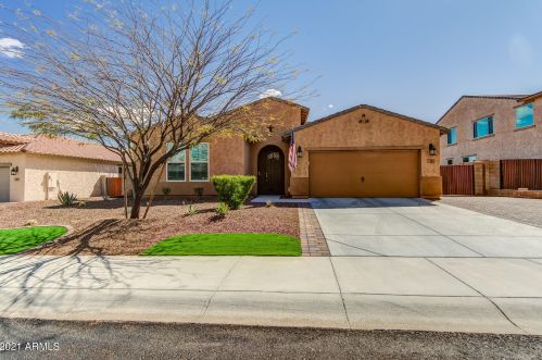 3765 Aracely Dr, Phoenix AZ 85087-5998 exterior