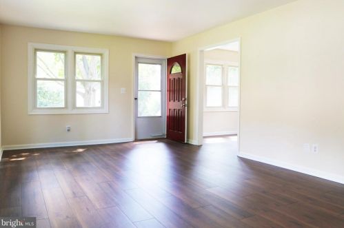 2624 Maple St, Alexandria VA  22306-1702 exterior