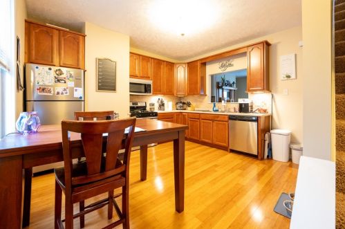 1308 Eleanor St, Pittsburgh PA  15203-2719 exterior