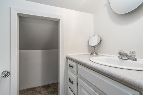 27 Inkster Ave, Kalamazoo MI  49001-6109 exterior