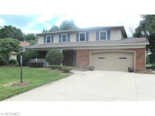 16947 Meadows Cir, Cleveland, OH 44136-6232