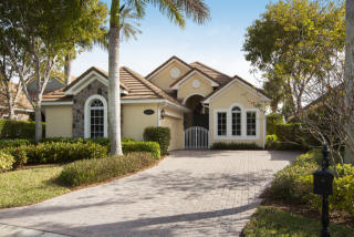 8520 Mallards Pt, Naples, FL 34114-9492