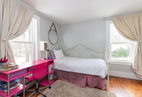 41 Bay Rd, Newmarket NH 03857-1711 exterior