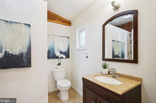 3432 Memorial St, Alexandria VA 22306-1548 exterior