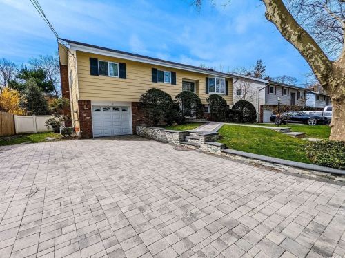 12 Kenswick Ln, Huntington Station, NY 11746-2805