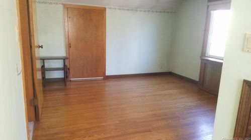 5 Sunset Dr, Enfield CT 06082-1973 exterior