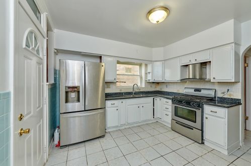 6635 Campbell Ave, Chicago IL 60645-5018 exterior