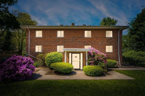 211 West St, Quincy MA  02169-6200 exterior