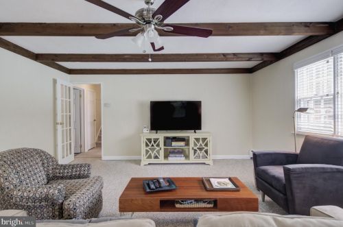 735 Hickory Ln, Berwyn PA 19312-1438 exterior