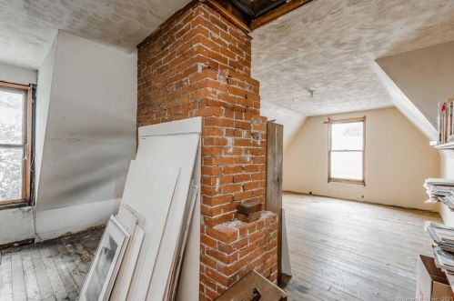 40 Bloomfield Ave, Windsor CT 06095-2303 exterior