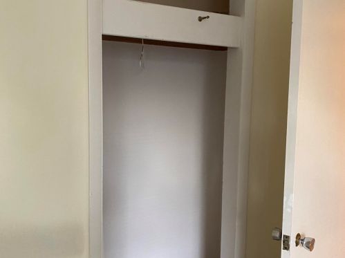 2933 Rochelle Ave, Milwaukee WI  53209-2624 exterior