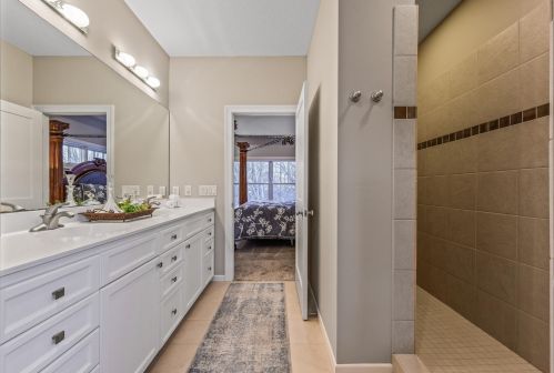 3211 Crestmoor Dr, Saint Paul MN 55125-5010 exterior