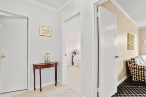 5 Putnam Hl, Greenwich CT exterior