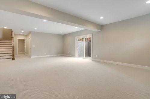 920 Darton Dr, Alexandria VA 22308-2021 exterior