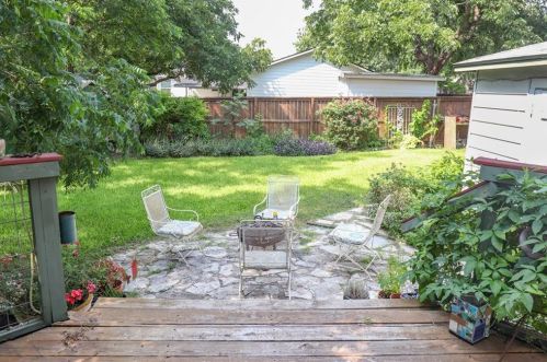 1809 Alguno Rd, Austin TX 78757-3222 exterior