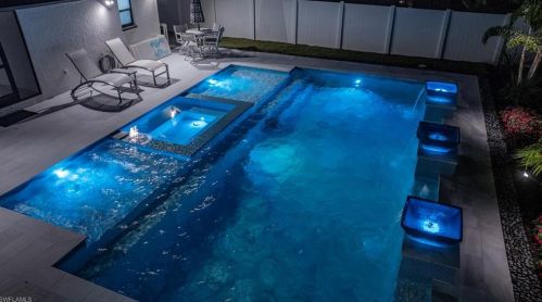 738 97 Ave, Naples FL 34108-2283 exterior