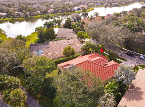 6904 Molakai Cir, Boynton Beach FL 33437-7030 exterior