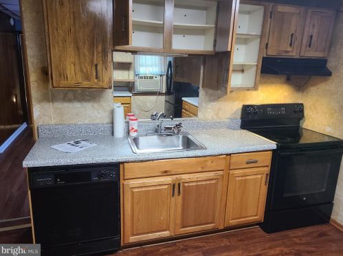 319 Engle St, Chester PA 19013-2509 exterior