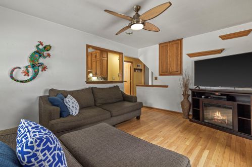 1933 95, Milwaukee WI 53227-1415 exterior