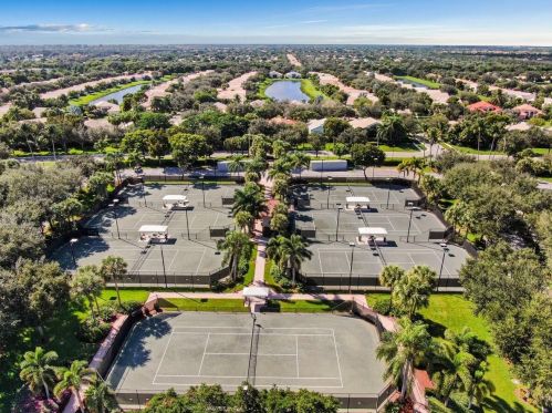 7303 Lahana Cir, Boynton Beach FL 33437-7174 exterior