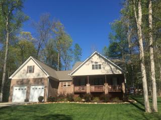 1520 Weatherwood Dr, Lincolnton, NC 28092-8403