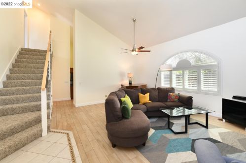 1807 Evalane Way, Concord CA 94519-2356 exterior