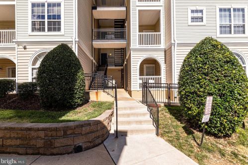 4560 Strutfield Ln, Alexandria VA 22311-4964 exterior