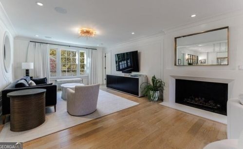 2312 Montview Dr, Atlanta GA 30305-4071 exterior