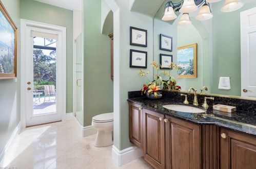 1005 Barcarmil Way, Naples FL 34110-0907 exterior