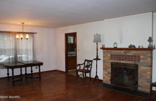 2886 Roosevelt Rd, Meskegon MI 49441-3903 exterior