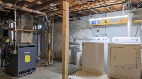 20 Tahanto St, Concord NH 03301-3833 exterior