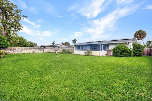 2285 41 Ter, Naples FL 34116-6517 exterior