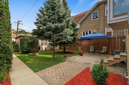 6304 Peterson Ave, Chicago IL 60646-4619 exterior