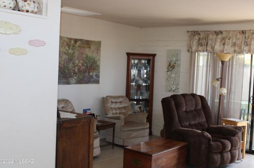 8011 Julia St, Tucson AZ 85710-4821 exterior