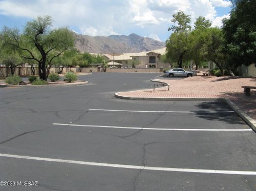 7825 Calle De La Aldea, Tucson, AZ 85704-3231