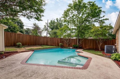 12304 Cedar Bend Dr, Dallas TX  75244-7009 exterior