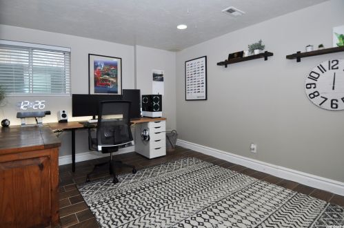 1060 Fallbrook Way, Sandy UT 84094-0719 exterior