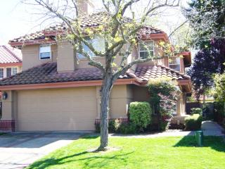 108 Eagle Creek Ct, Folsom CA  95630-7107 exterior