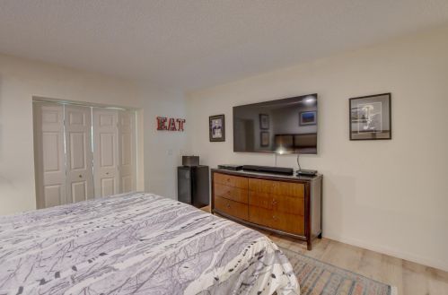 75 Hampshire Ln, Boynton Beach FL 33436-7403 exterior