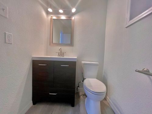 527 Broxburn Ave, Tampa FL  33617-7823 exterior