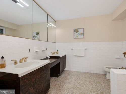 1716 Old Welsh Rd, Huntingdon Valley PA  19006-5838 exterior