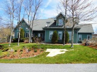 881 Greystone Dr, Boone, NC 28607-9621