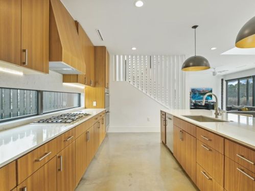 5708 Driftwood Dr, Austin TX 78731-2642 exterior